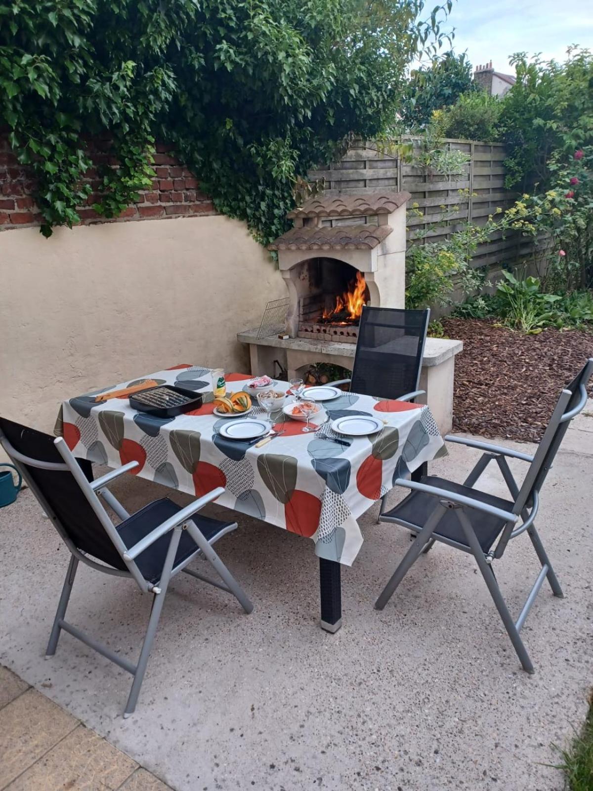 Nice House, Garden And Bbq 3Km From The Beach / Jolie Maison, Jardin Et Bbq A 3 Km De La Plage Coudekerque-Branche Exterior foto